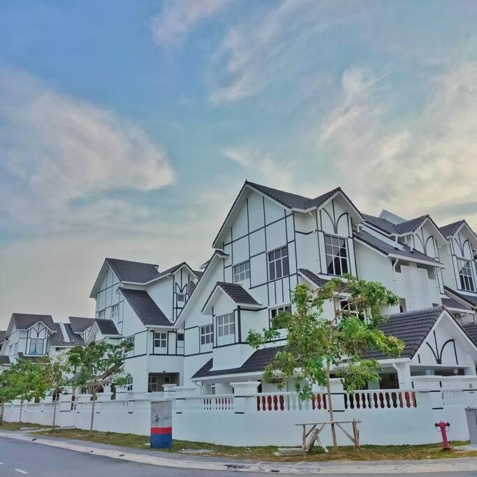 3 Storey Swimming Pool&Projector House Setia Alam Shah Alam Exterior foto